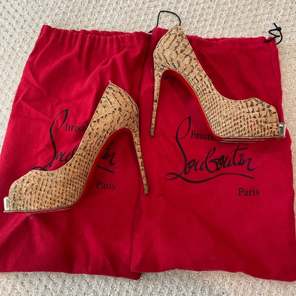 Christian Louboutin Size 35 “New Very Prive” Pumps - Picture 10 of 12